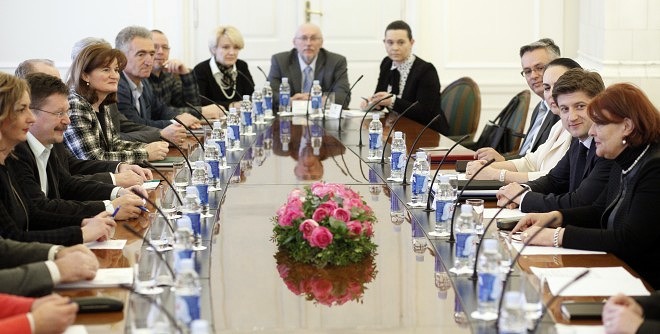 Održan sastanak Vlade i predstavnika Sindikata javnih službi