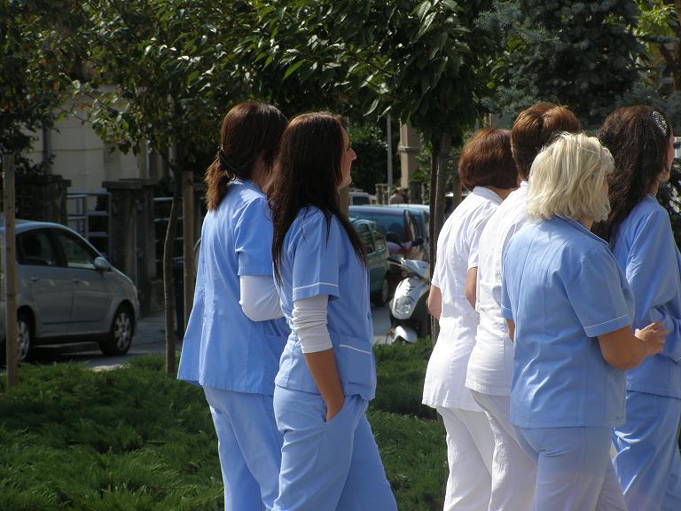 Vlada najavljuje kvote za zapošljavanje stranih medicinskih sestara